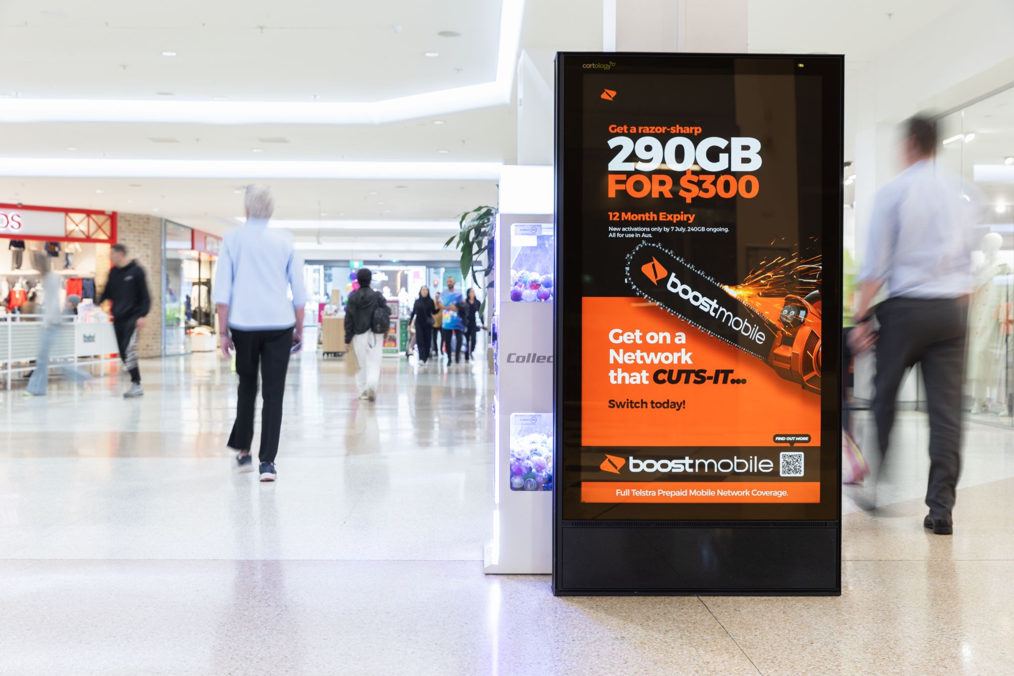 Retail Out of Home advertising in shopping centre